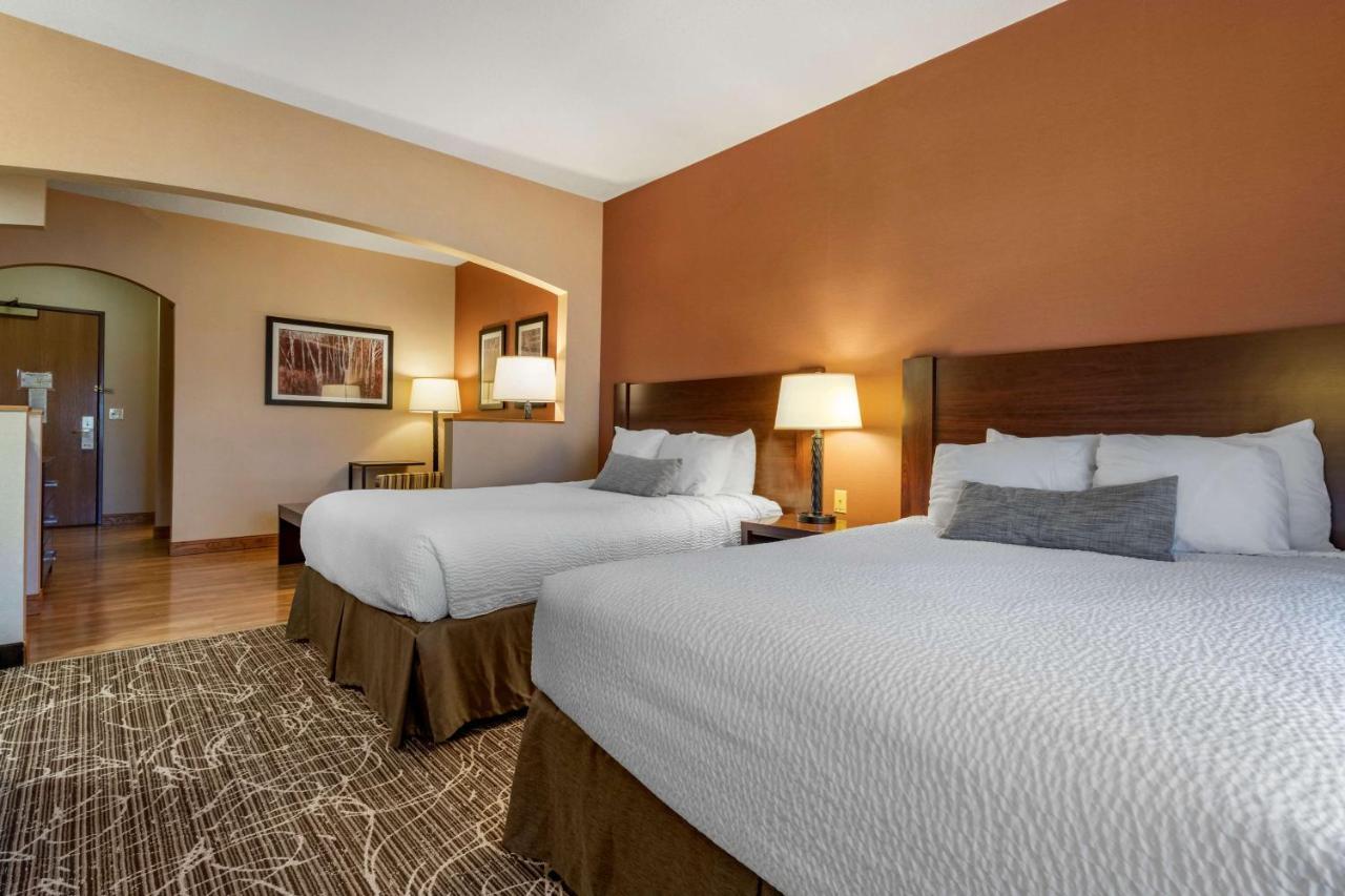 Best Western Plus Chelsea Hotel Monticello Bagian luar foto