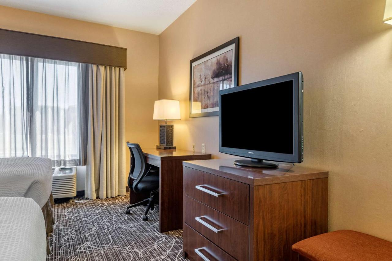 Best Western Plus Chelsea Hotel Monticello Bagian luar foto
