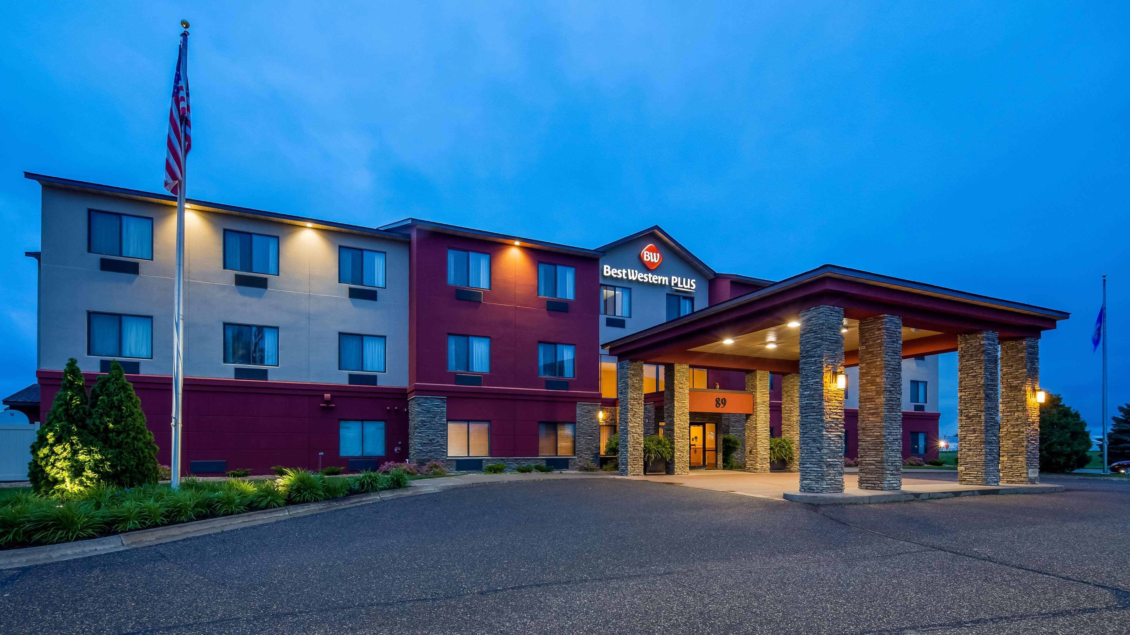 Best Western Plus Chelsea Hotel Monticello Bagian luar foto