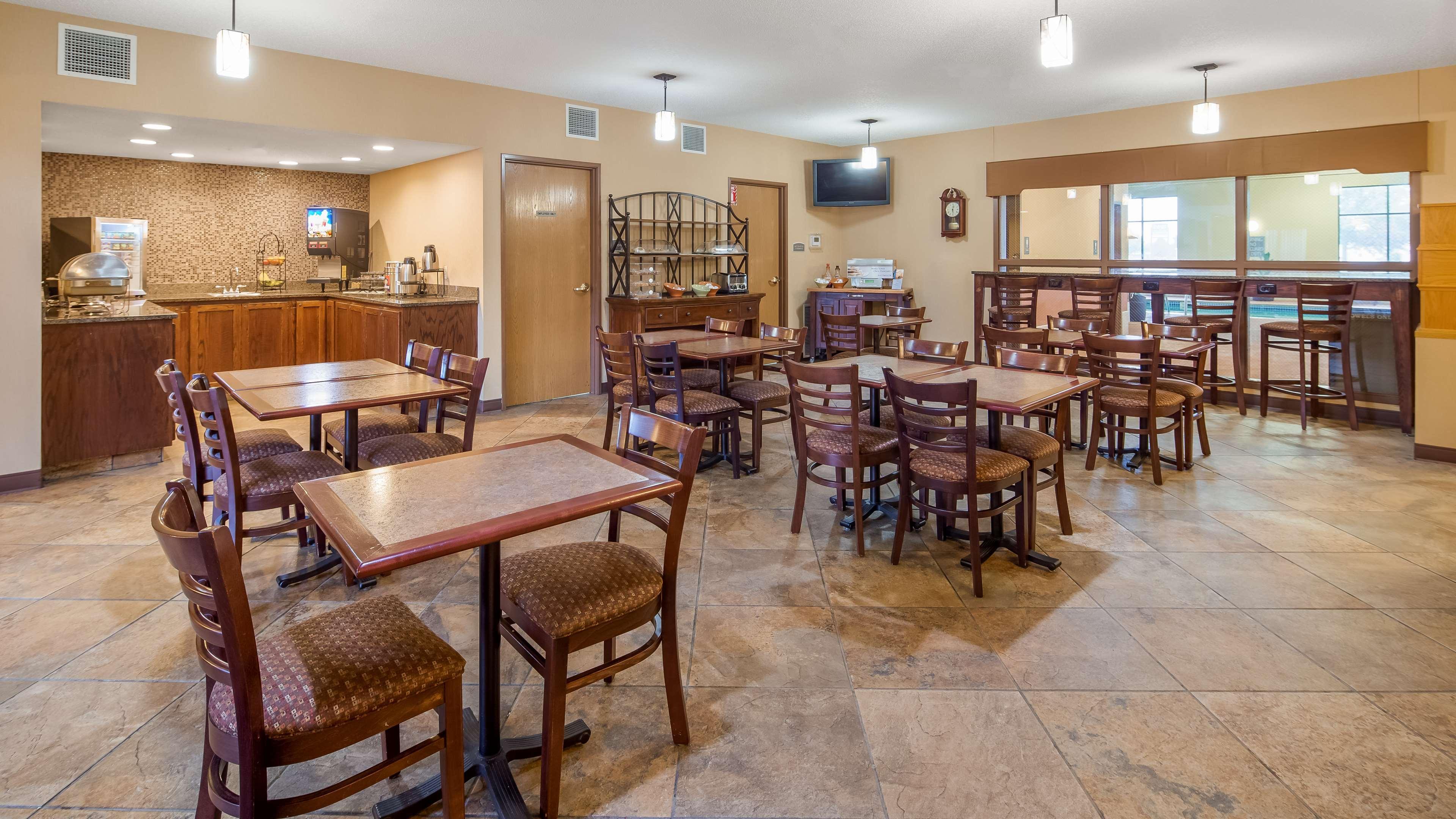 Best Western Plus Chelsea Hotel Monticello Bagian luar foto