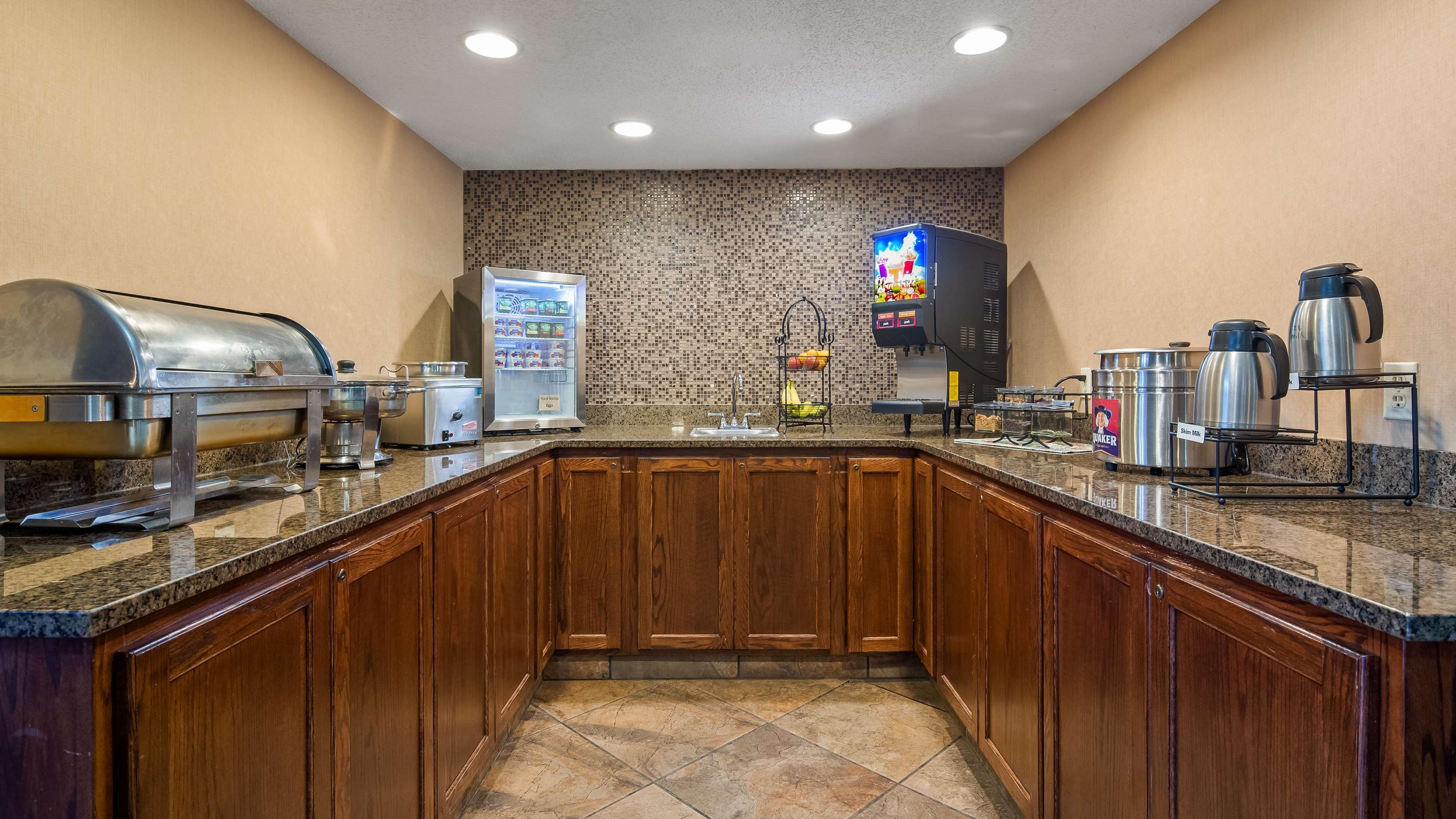 Best Western Plus Chelsea Hotel Monticello Bagian luar foto